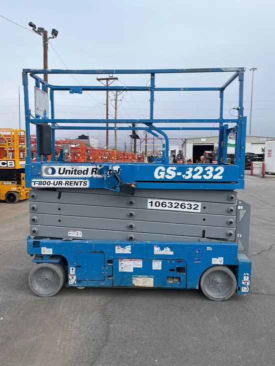 2017 Genie GS-3232 Scissor Lift