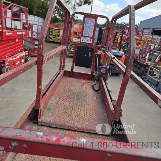 2017 MEC 2632SE Scissor Lift