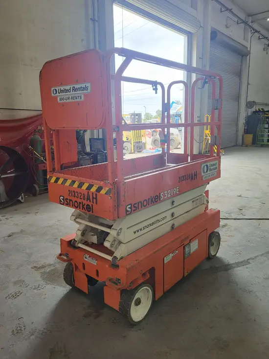 2018 Snorkel S3219E Scissor Lift