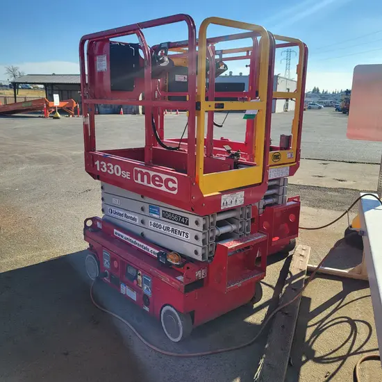 2017 MEC 1330SE Scissor Lift