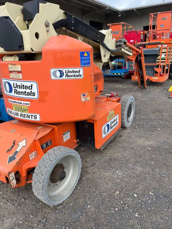 2015 JLG E400AJPN Articulating Boom Lift