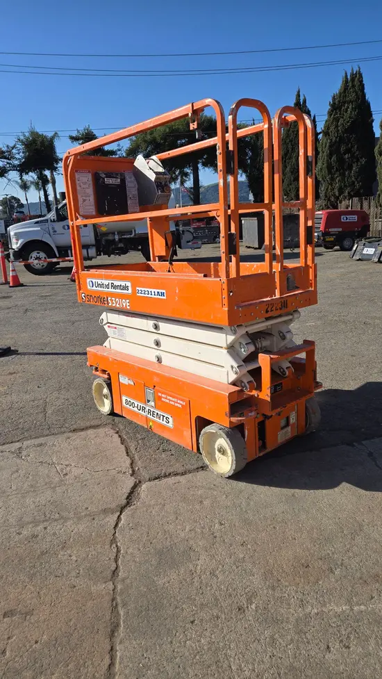 2019 Snorkel S3219E Scissor Lift