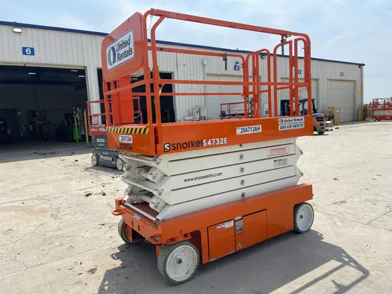 2018 Snorkel S4732E Scissor Lift