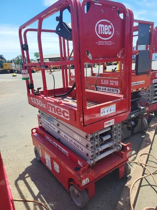 2017 MEC 1330SE Scissor Lift