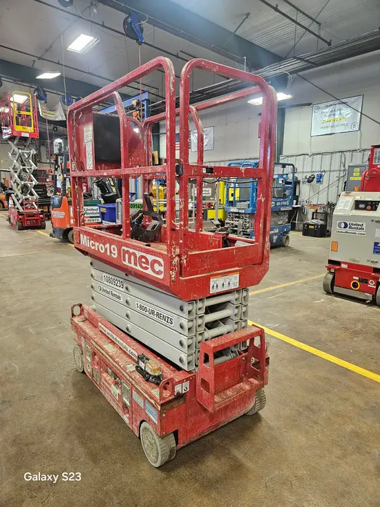 2018 MEC MICRO 19 Scissor Lift