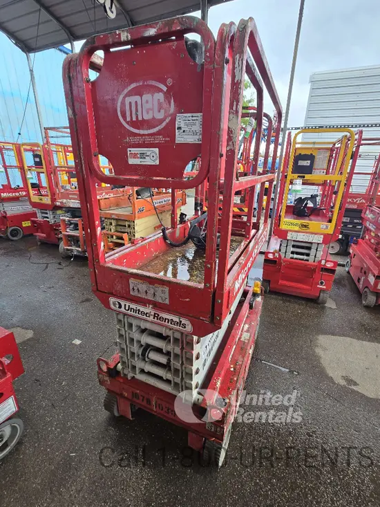 2018 MEC MICRO 19 Scissor Lift