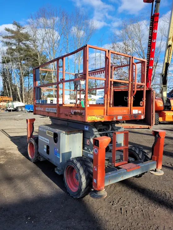 2017 Skyjack SJ6832RT Rough Terrain Scissor Lift