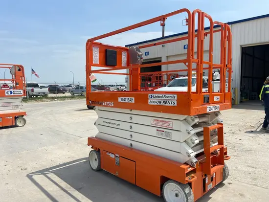 2018 Snorkel S4732E Scissor Lift