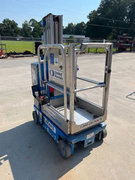 2017 Genie GR-20 Self-Propelled One-Person Lift