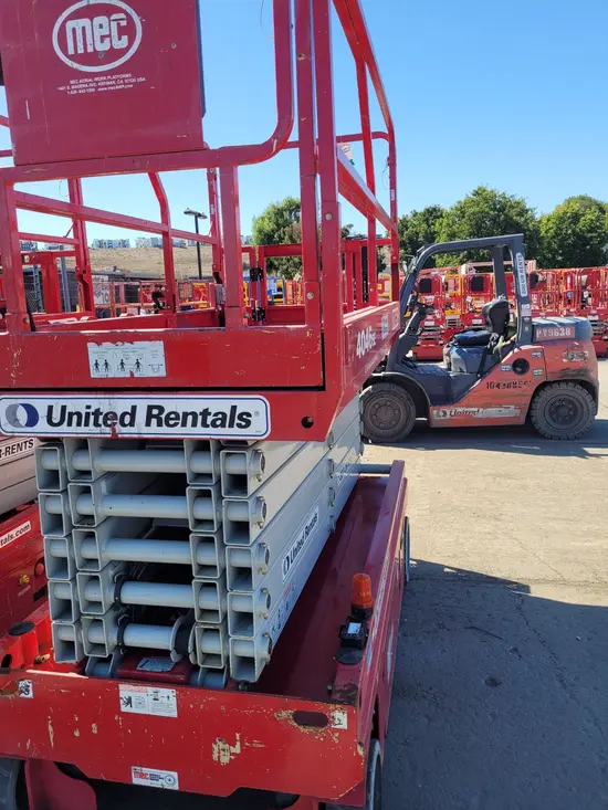 2017 MEC 4046SE Scissor Lift