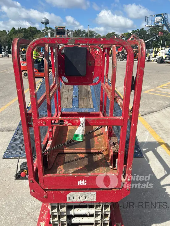 2017 MEC 1330SE Scissor Lift