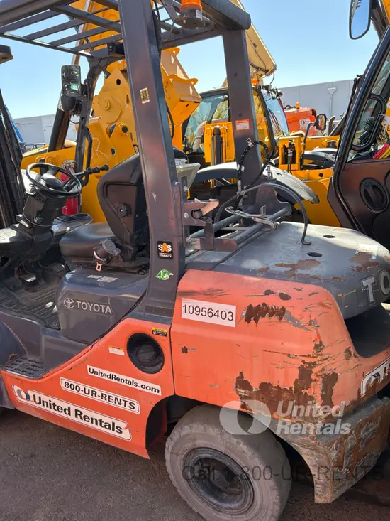 2019 Toyota 8FGU30 Warehouse Forklift