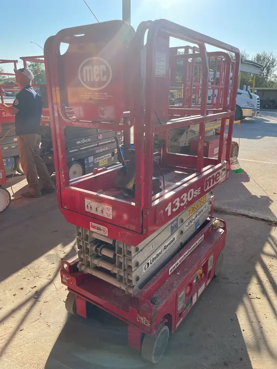 2017 MEC 1330SE Scissor Lift