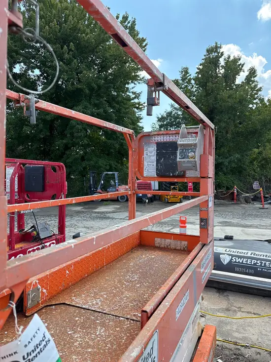 2020 Snorkel S3226E Scissor Lift
