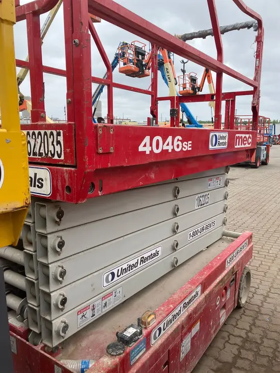 2017 MEC 4046SE Scissor Lift