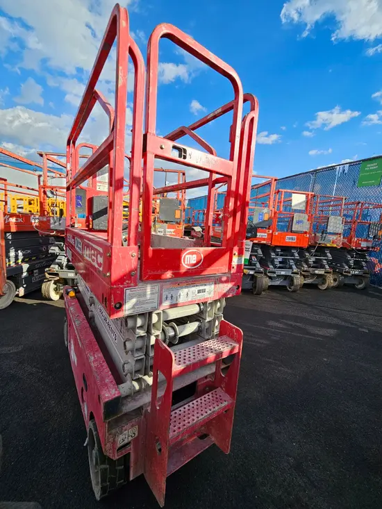 2018 MEC 1930SE Scissor Lift