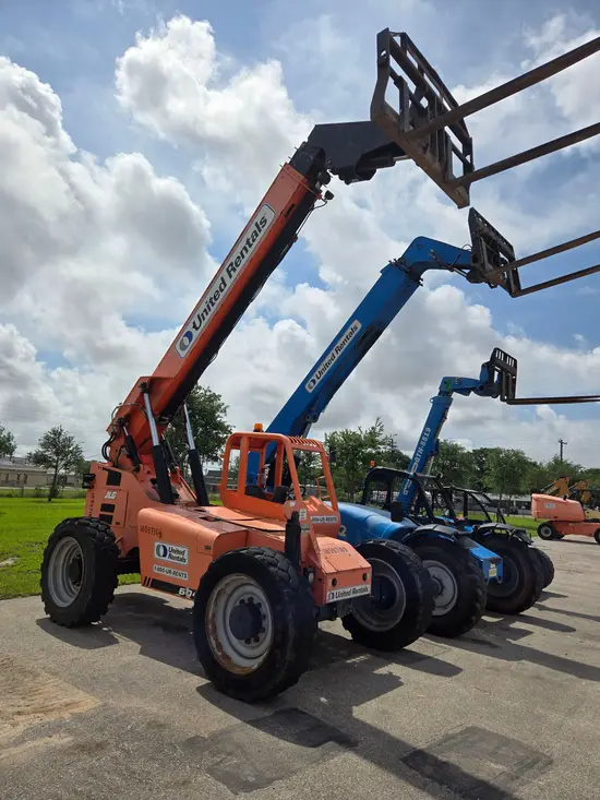 2017 SKYTRAK 6042 Forklift