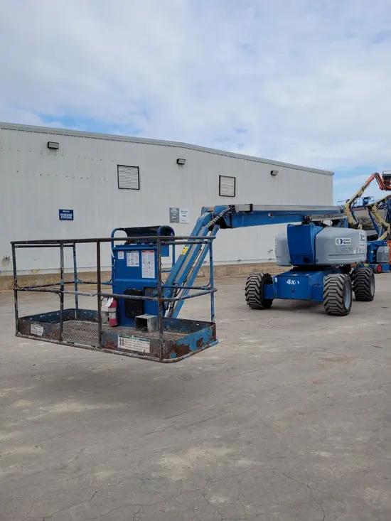2013 Genie Z-80/60 Articulating Boom Lift