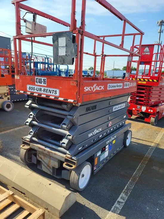 2018 Skyjack SJIII4740 Scissor Lift