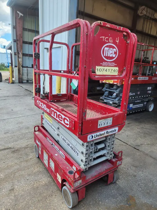 2018 MEC 1330SE Scissor Lift