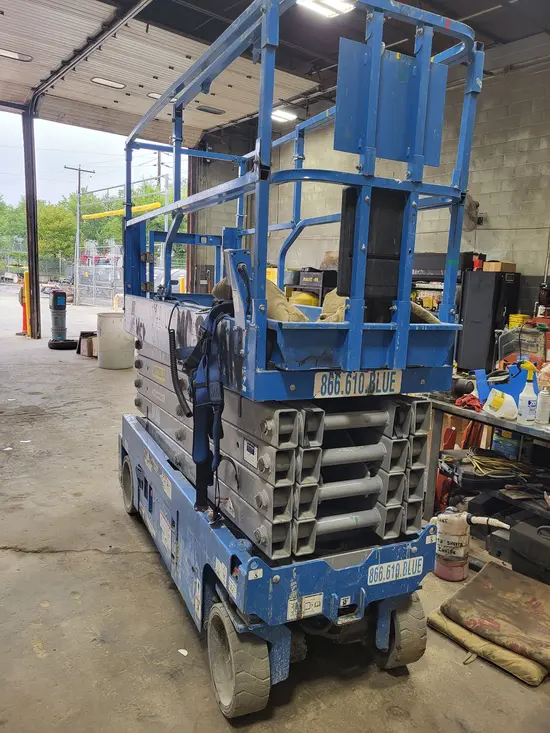 2017 Genie GS-3232 Scissor Lift