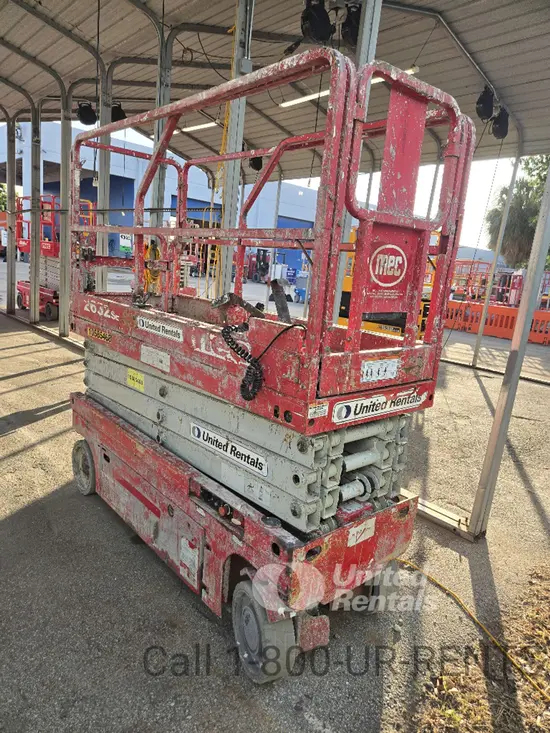 2017 MEC 2632SE Scissor Lift