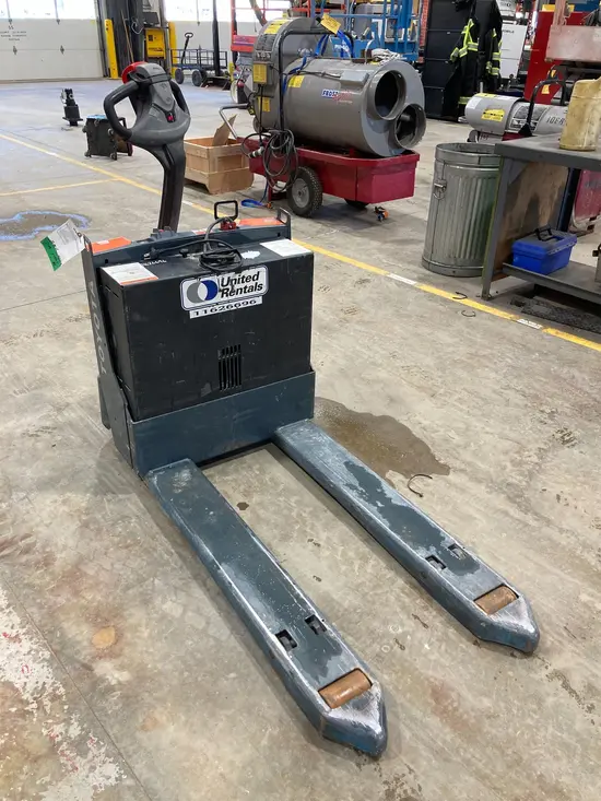 2023 Toyota 8HBW23 Jack