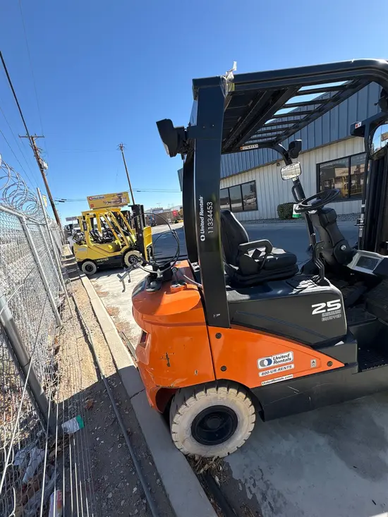 2022 Doosan D30S-7 Warehouse Forklift