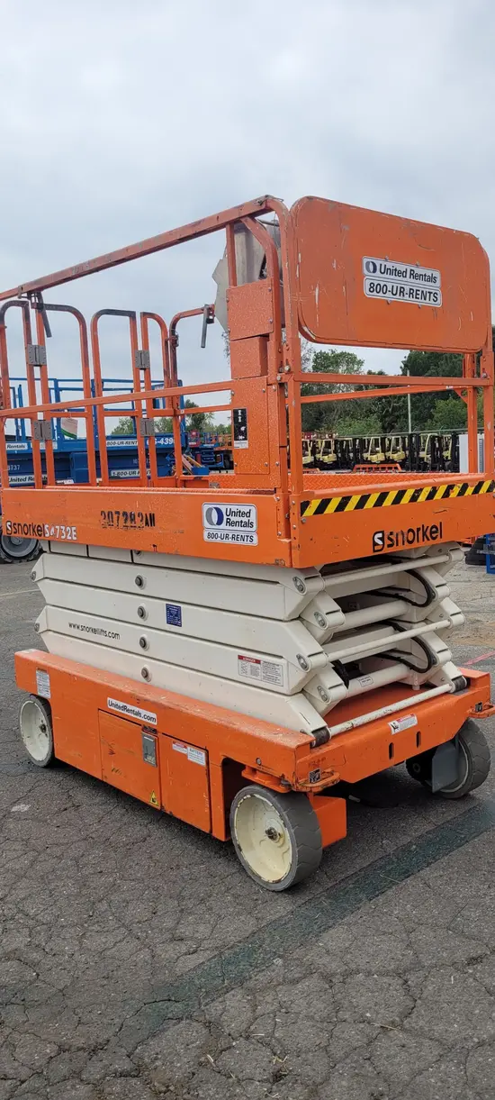 2018 Snorkel S4732E Scissor Lift