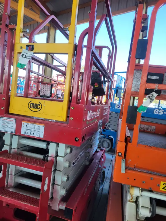 2021 MEC MICRO 26 Scissor Lift
