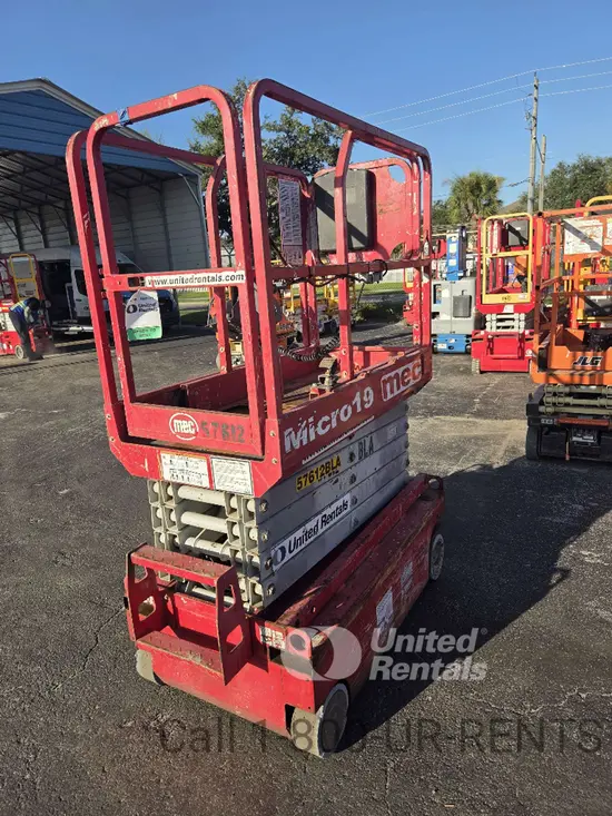 2018 MEC MICRO 19 Scissor Lift
