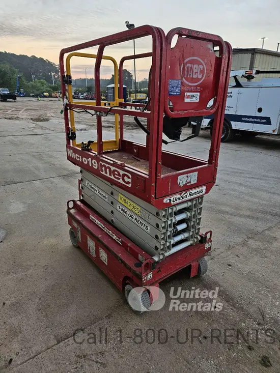 2018 MEC MICRO 19 Scissor Lift