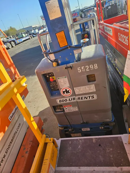 2017 Genie GR-20 Self-Propelled One-Person Lift