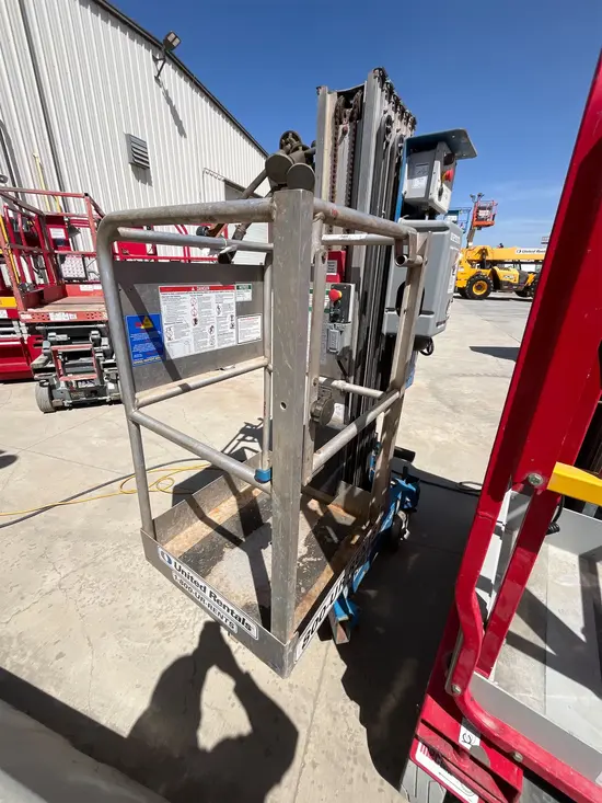 2018 Genie AWP-30SDC Pusharound Lift