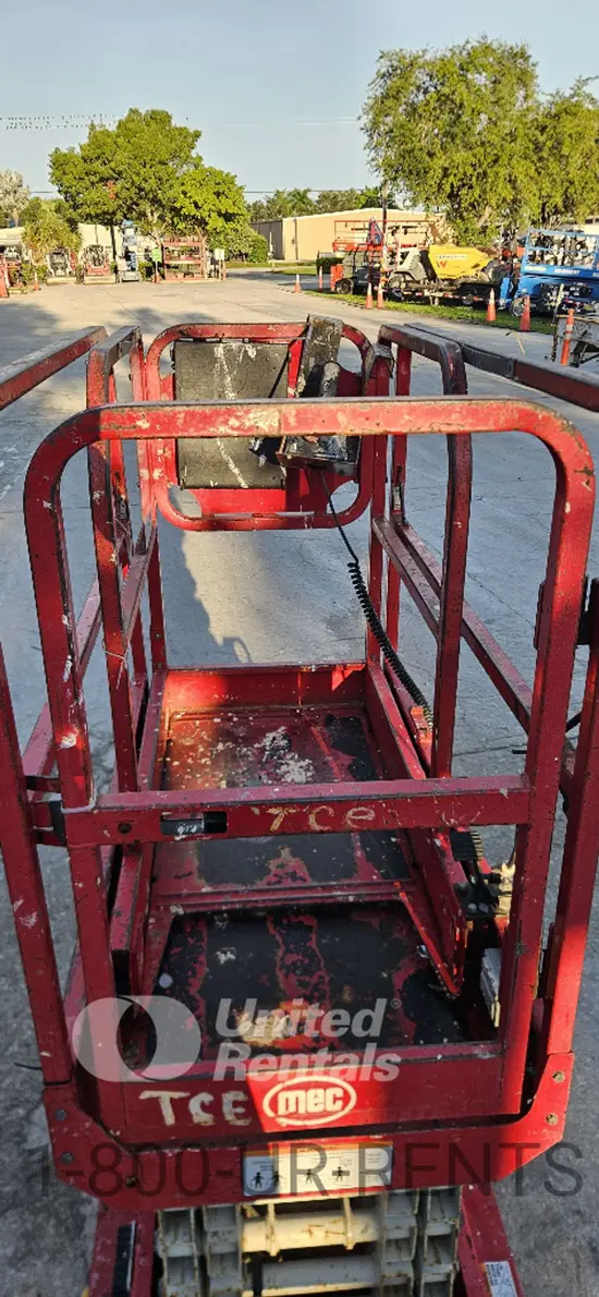 2017 MEC 1330SE Scissor Lift