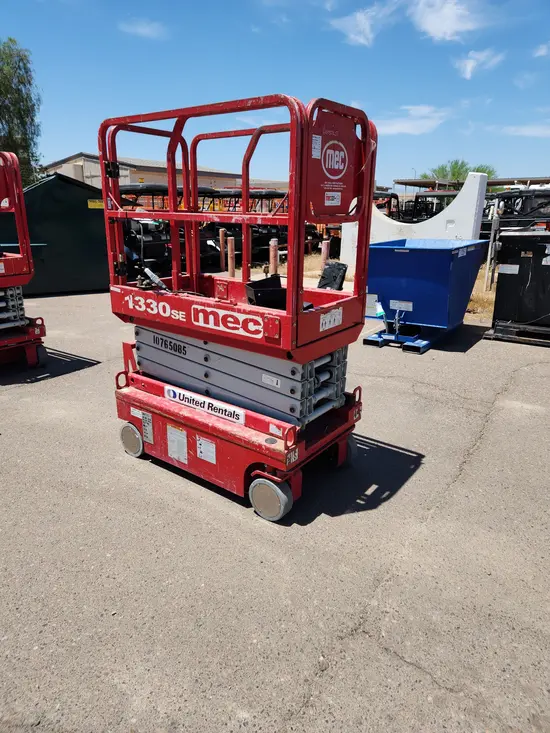 2018 MEC 1330SE Scissor Lift