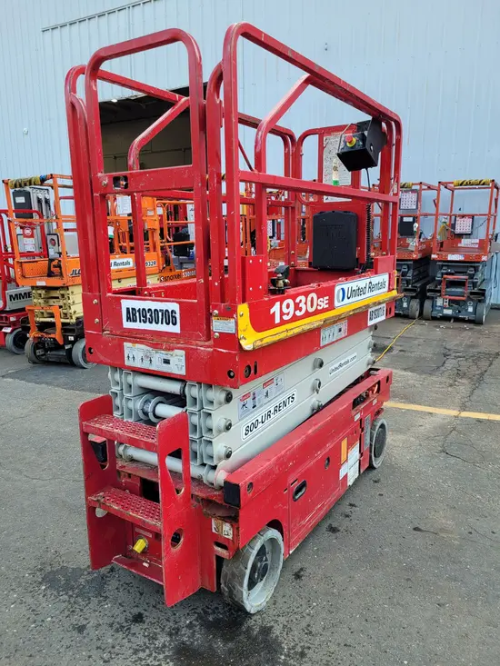 2018 MEC 1930SE Scissor Lift