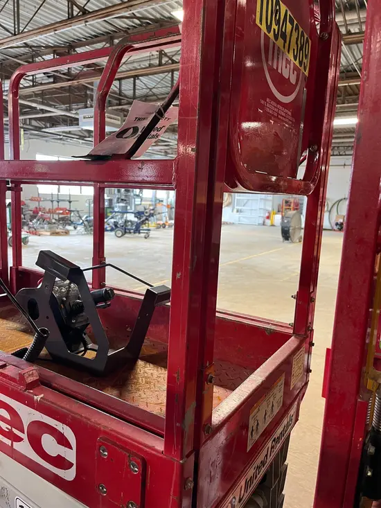 2019 MEC MICRO 19 Scissor Lift