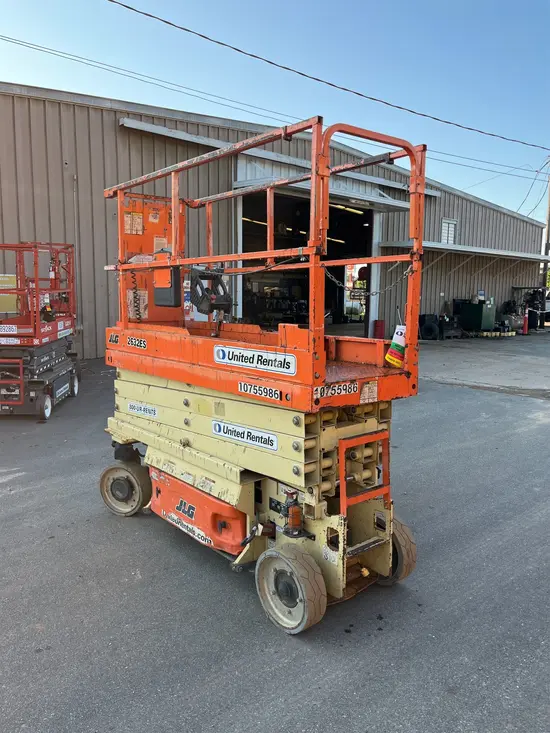 2018 JLG 2632ES Scissor Lift