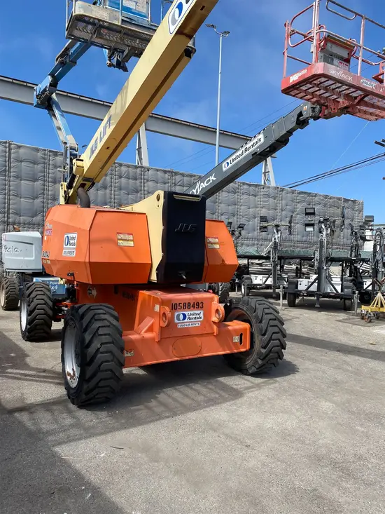 2017 JLG 800AJ Articulating Boom Lift
