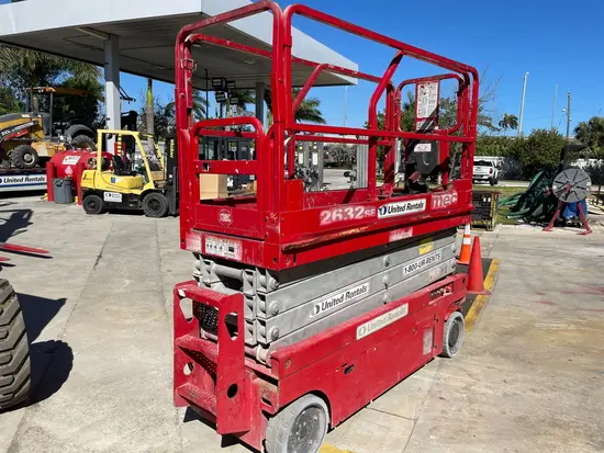 2017 MEC 2632SE Scissor Lift
