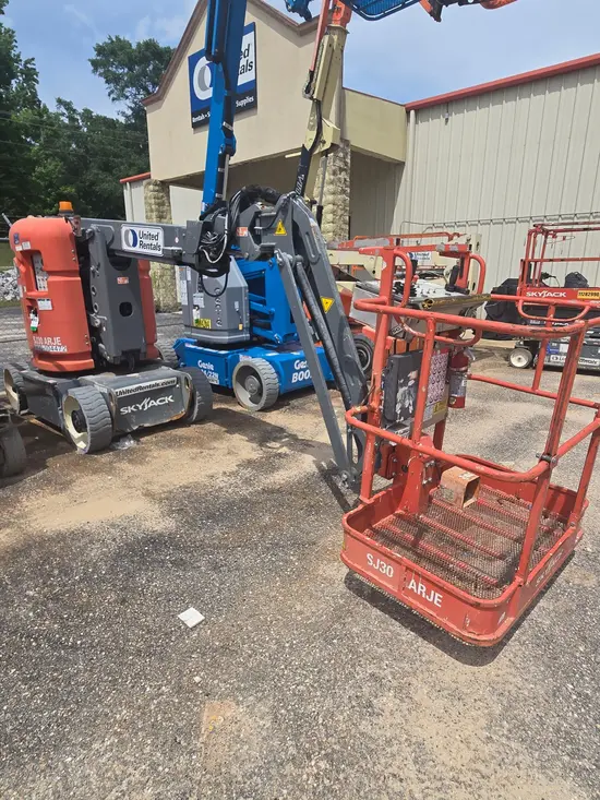 2018 Skyjack SJ30ARJE Articulating Boom Lift