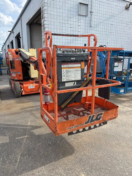 2017 JLG E300AJP EE Articulating Boom Lift