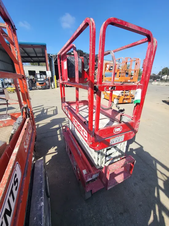 2017 MEC 1330SE Scissor Lift