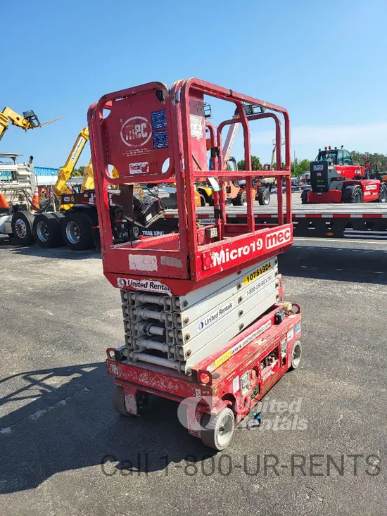 2018 MEC MICRO 19 Scissor Lift