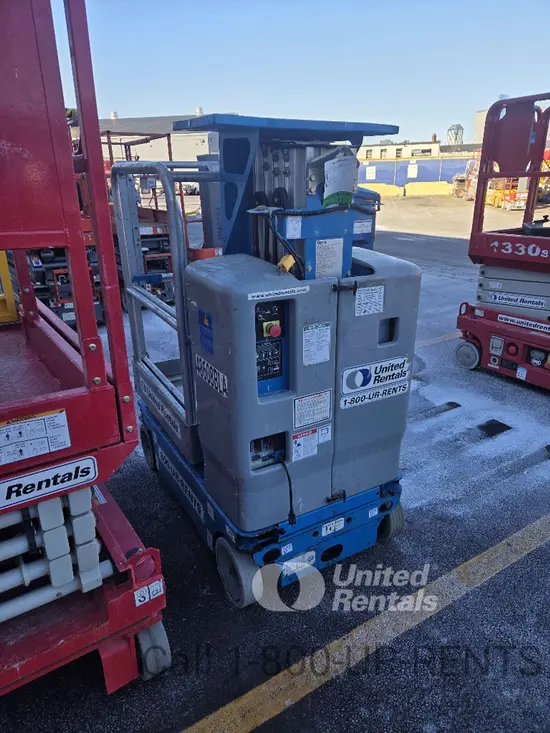 2017 Genie GR-15 Self-Propelled One-Person Lift