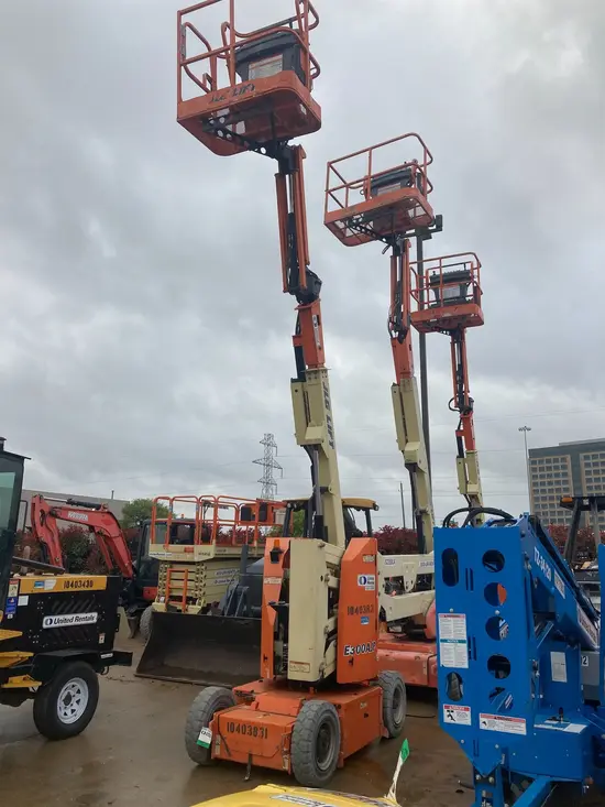 2015 JLG E300AJP Articulating Boom Lift