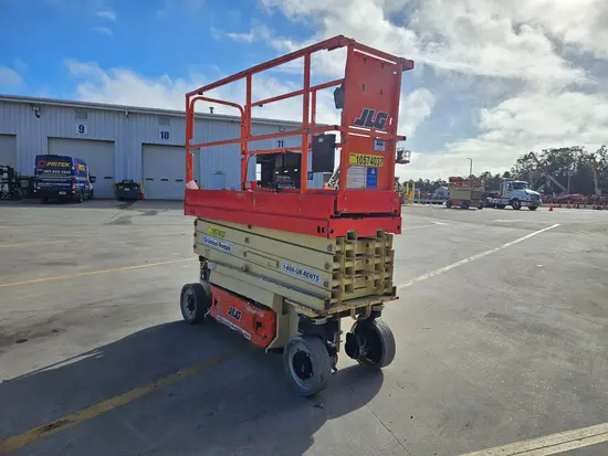 2017 JLG 2632ES Scissor Lift