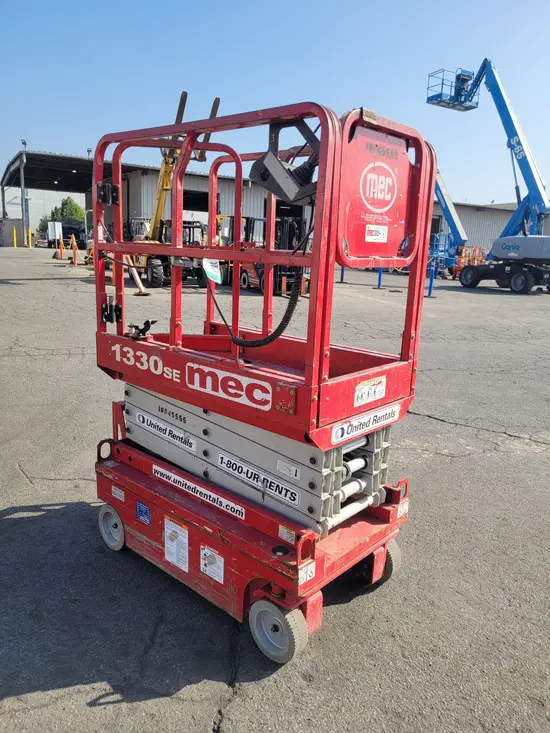 2018 MEC 1330SE Scissor Lift