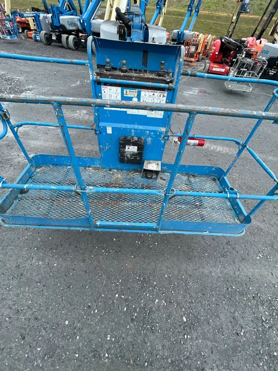 2016 Genie Z-60/37FE Articulating Boom Lift